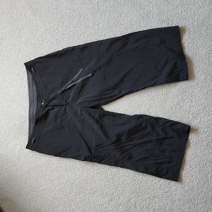 Eastern Mountain Sports 100% nylon Capris, size 10